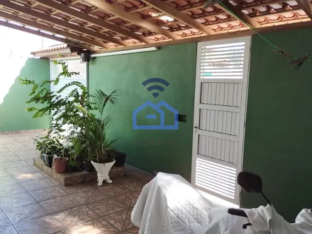 Casa com 200m² 3 quartos e 2 banheiros, à venda, no bairro Centro em Caraguatatuba