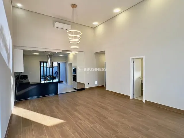 Casa com 312m² 3 quartos e 2 banheiros, à venda, no bairro Parque Brasil 500 em Paulínia