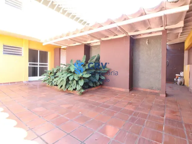 Casa com 438m² 4 quartos e 5 banheiros, à venda, no bairro Centro em Londrina