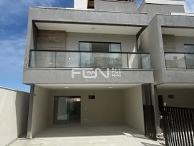 Casa com 189m² 3 quartos e 5 banheiros, à venda, no bairro Buraquinho em Lauro de Freitas