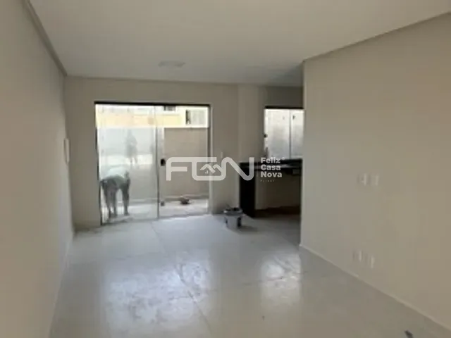 Casa com 189m² 3 quartos e 5 banheiros, à venda, no bairro Buraquinho em Lauro de Freitas