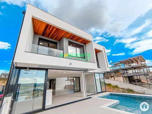 Casa com 540m² 5 quartos e 6 banheiros, à venda, no bairro Urbanova em São José dos Campos