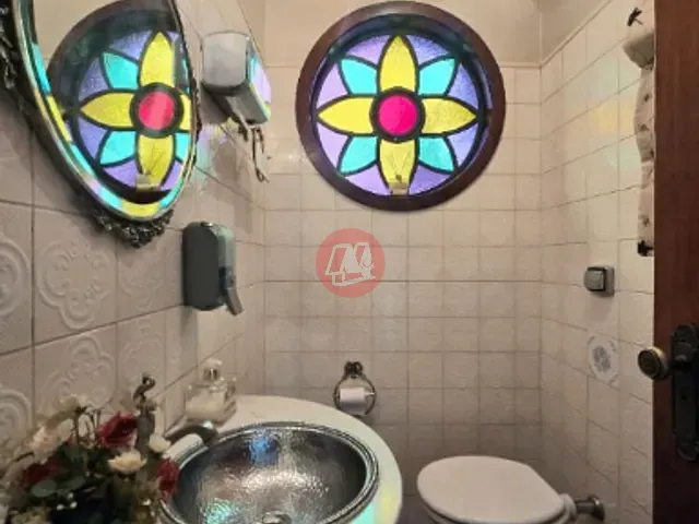 Casa com 550m² 8 quartos e 4 banheiros, para alugar, no bairro Santana em Porto Alegre