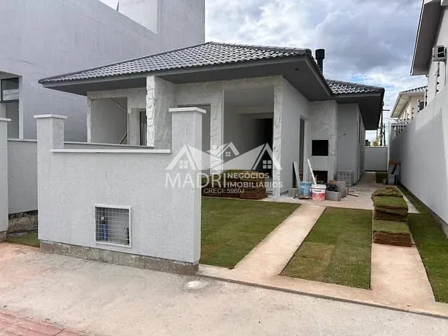 Casa 3 quartos e 1 banheiro, à venda, no bairro Nova Palhoça em Palhoça