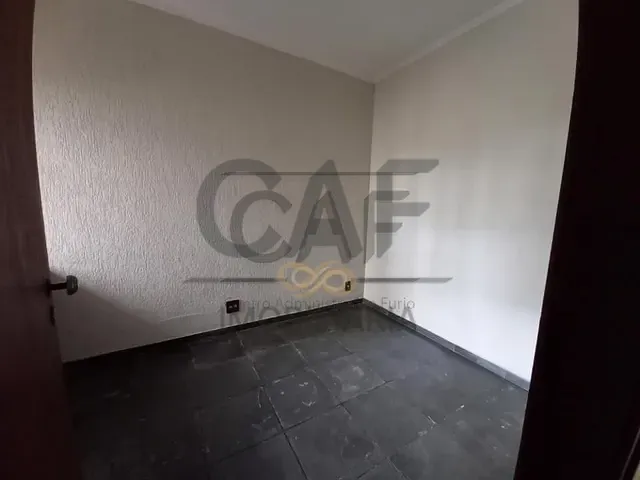 Casa com 239m², à venda ou para alugar, no bairro Centro em Jaguariúna