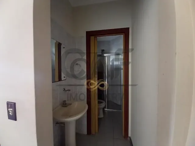Casa com 239m², à venda ou para alugar, no bairro Centro em Jaguariúna