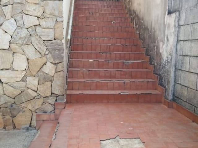 Casa com 250m² 3 quartos e 2 banheiros, à venda, no bairro Parque São George em Cotia