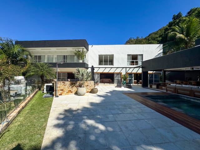 Casa com 1721m² 5 quartos e 7 banheiros, à venda ou para alugar, no bairro Itanhangá em Rio de Janeiro