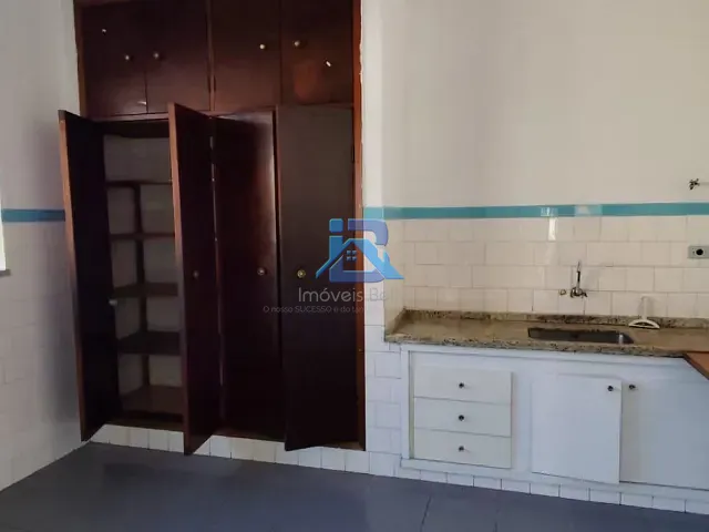 Casa com 250m² 3 quartos e 1 banheiro, para alugar, no bairro Vila Brasileira em Itatiba