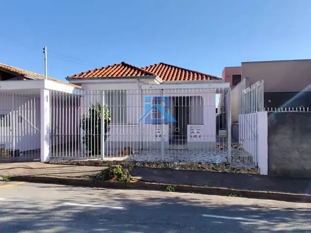 Casa com 250m² 3 quartos e 1 banheiro, para alugar, no bairro Vila Brasileira em Itatiba