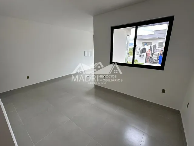 Casa 2 quartos e 2 banheiros, à venda, no bairro Forquilhas em São José