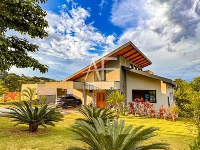 Casa com 1100m² 4 quartos e 6 banheiros, à venda, no bairro Cataguá em Taubaté