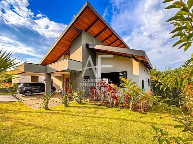 Casa com 1100m² 4 quartos e 6 banheiros, à venda, no bairro Cataguá em Taubaté