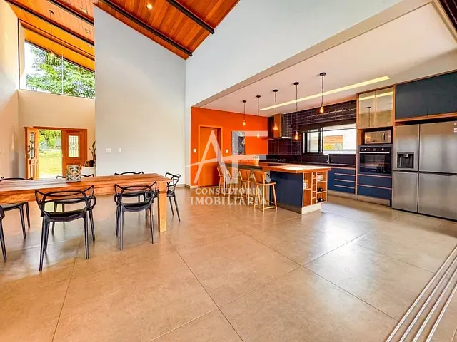 Casa com 1100m² 4 quartos e 6 banheiros, à venda, no bairro Cataguá em Taubaté