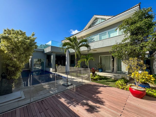 Casa com 627m² 5 quartos e 8 banheiros, à venda ou para alugar, no bairro Barra da Tijuca em Rio de Janeiro