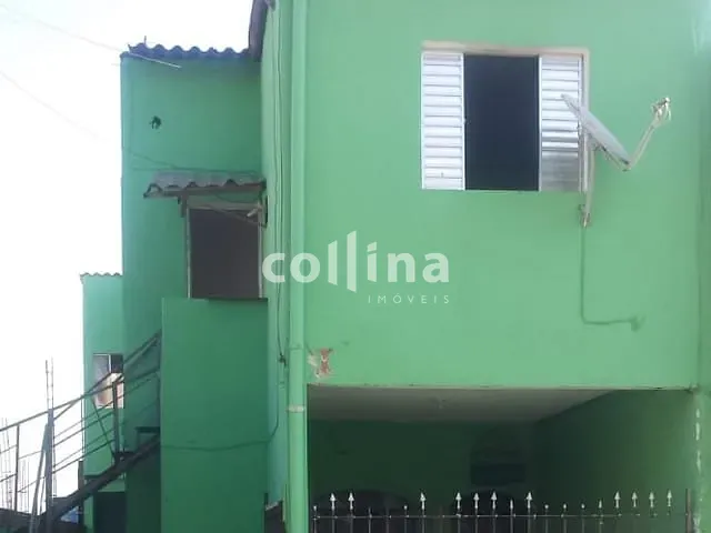 Casa 5 quartos e 3 banheiros, à venda, no bairro Alto de Santa Lúcia em Carapicuíba