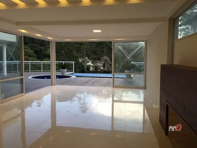 Casa à venda, no bairro Independência em Petrópolis