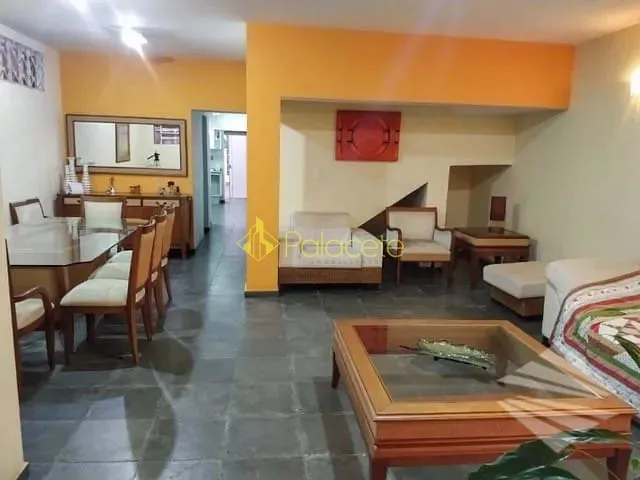 Casa com 240m² 3 quartos e 3 banheiros, à venda, no bairro Centro em Taubaté