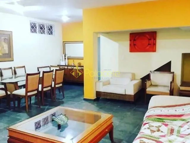 Casa com 240m² 3 quartos e 3 banheiros, à venda, no bairro Centro em Taubaté