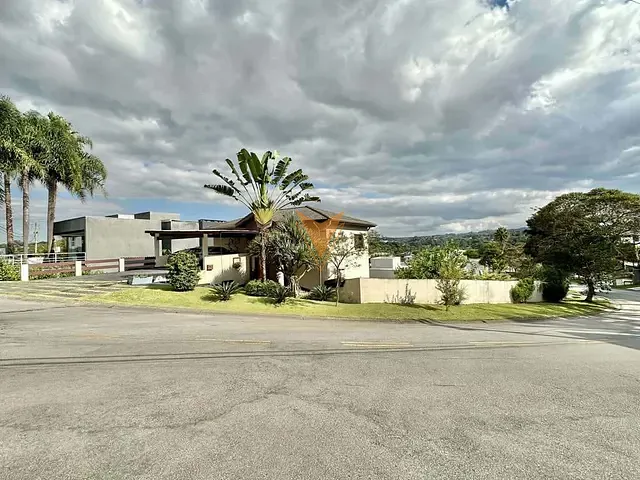 Casa 3 quartos e 4 banheiros, à venda, no bairro Golf Gardens em Carapicuíba