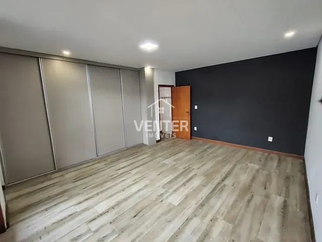 Casa 3 quartos e 3 banheiros, à venda, no bairro Vila São José em Taubaté