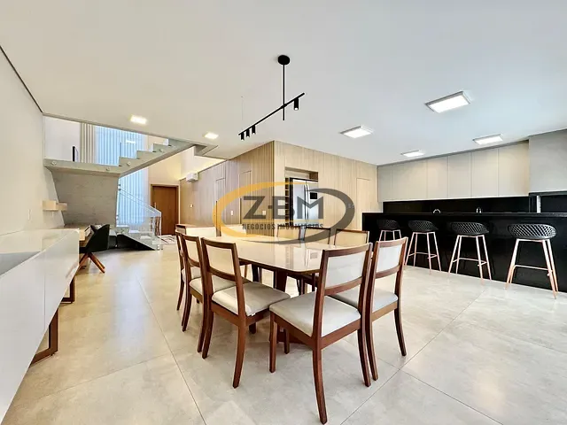 Casa 3 quartos e 4 banheiros, à venda, no bairro Cidade Industrial 2 em Londrina