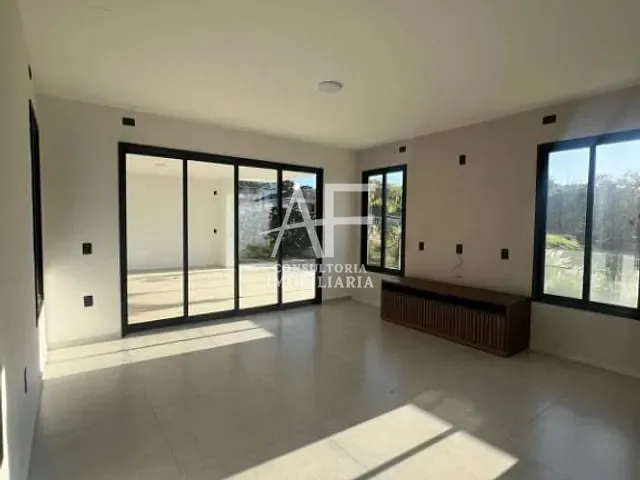 Casa com 848m², à venda, no bairro Cataguá em Taubaté