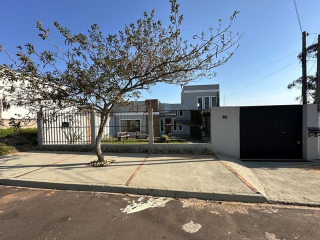 Casa com 285m² 3 quartos e 2 banheiros, à venda, no bairro Jardim Carvalho em Ponta Grossa