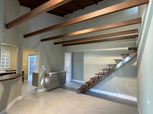 Casa com 285m² 3 quartos e 2 banheiros, à venda, no bairro Jardim Carvalho em Ponta Grossa