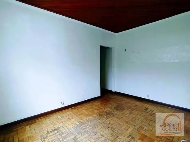 Casa com 304m² 2 quartos e 2 banheiros, à venda, no bairro Centro em Atibaia