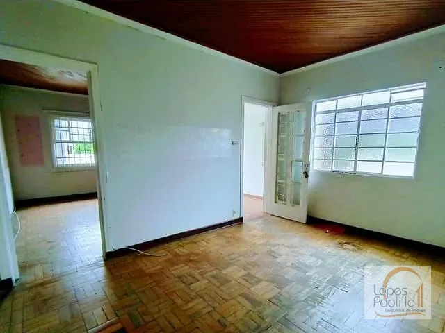 Casa com 304m² 2 quartos e 2 banheiros, à venda, no bairro Centro em Atibaia