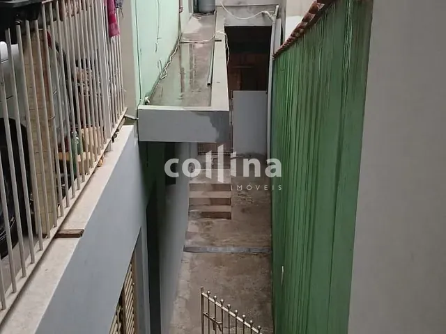 Casa 5 quartos e 3 banheiros, à venda, no bairro Cidade Ariston Estela Azevedo em Carapicuíba