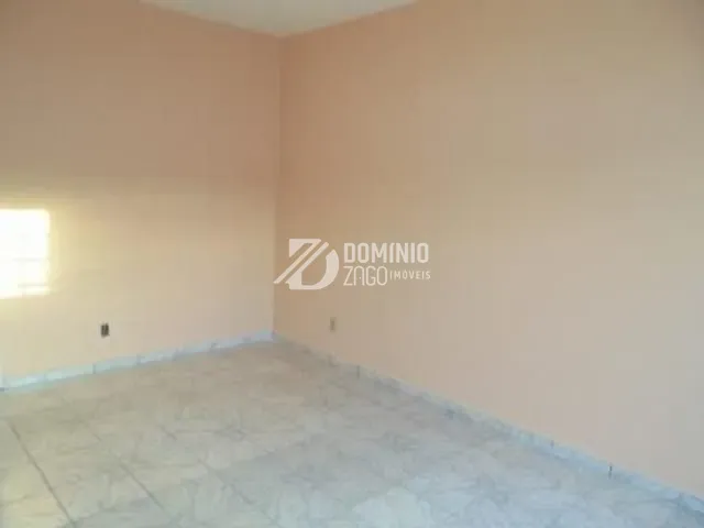 Casa com 325m² 2 quartos e 1 banheiro, para alugar, no bairro Olinda em Uberaba