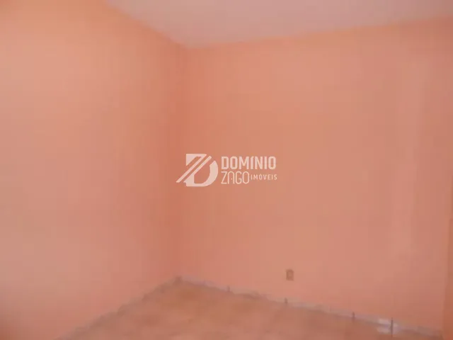 Casa com 325m² 2 quartos e 1 banheiro, para alugar, no bairro Olinda em Uberaba