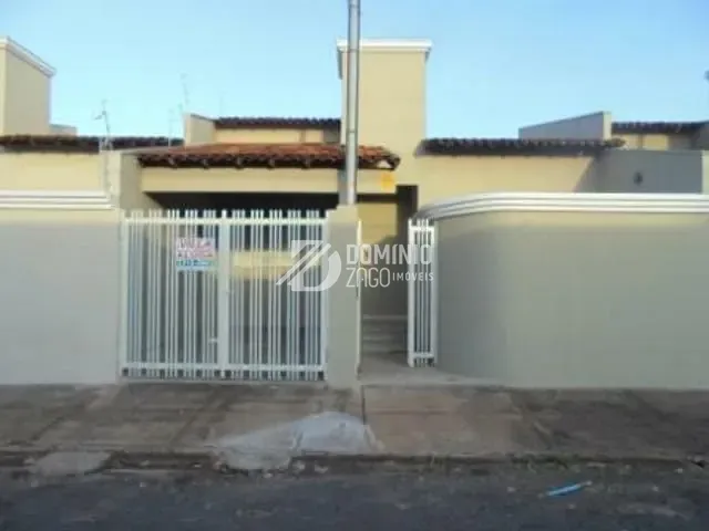 Casa com 325m² 2 quartos e 1 banheiro, para alugar, no bairro Olinda em Uberaba