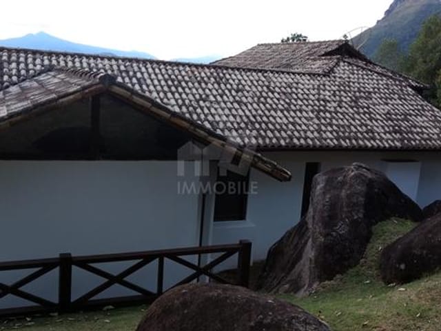 Casa à venda, no bairro Samambaia em Petrópolis