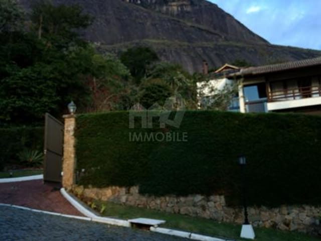 Casa à venda, no bairro Samambaia em Petrópolis