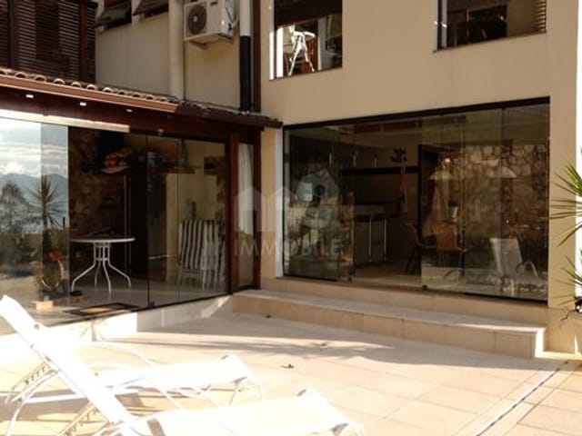 Casa à venda, no bairro Samambaia em Petrópolis