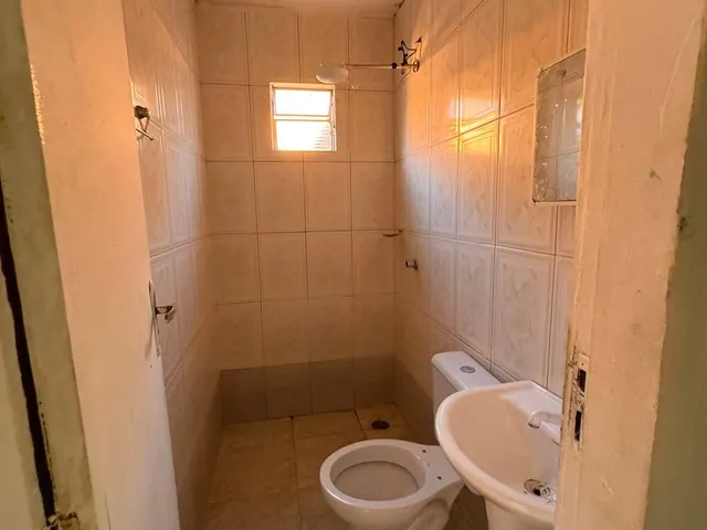 Casa 1 quarto e 1 banheiro, para alugar, no bairro Parque Valença I em Campinas