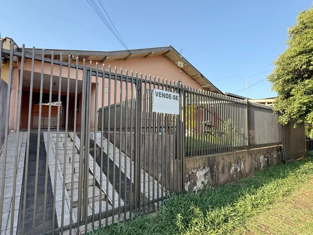 Casa com 300m² 3 quartos e 1 banheiro, à venda, no bairro Santa Mônica em Londrina
