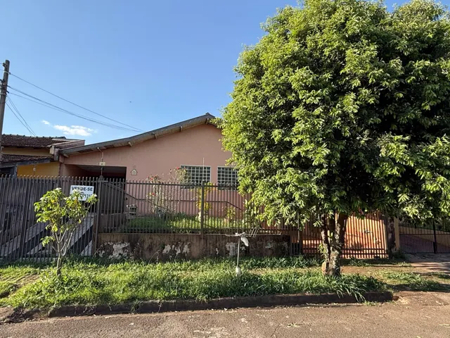 Casa com 300m² 3 quartos e 1 banheiro, à venda, no bairro Santa Mônica em Londrina