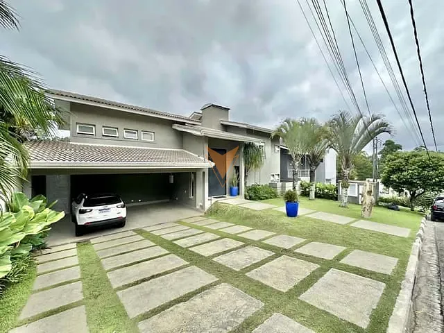 Casa com 682m² 4 quartos e 7 banheiros, à venda, no bairro Jardim Indaiá em Embu das Artes
