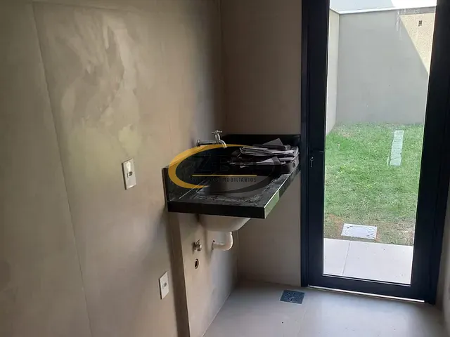 Casa com 180m² 3 quartos e 4 banheiros, à venda, no bairro Andrade em Londrina