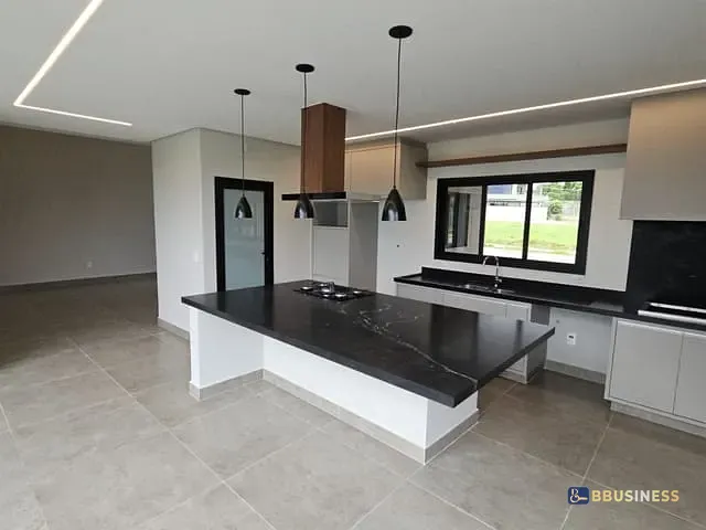 Casa com 440m² 3 quartos e 2 banheiros, à venda, no bairro Swiss Park em Campinas