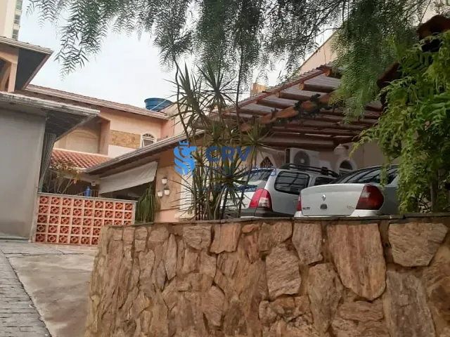 Casa com 360m² 4 quartos e 3 banheiros, à venda, no bairro Andrade em Londrina