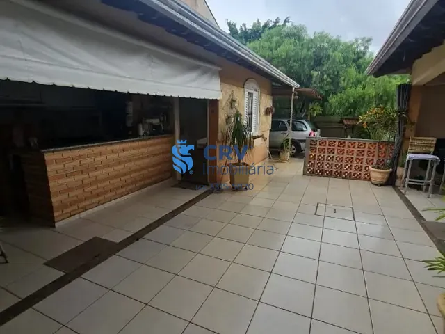 Casa com 360m² 4 quartos e 3 banheiros, à venda, no bairro Andrade em Londrina