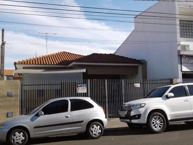 Casa com 300m² 3 quartos e 1 banheiro, à venda, no bairro Jardim Pinheiros em Birigüi