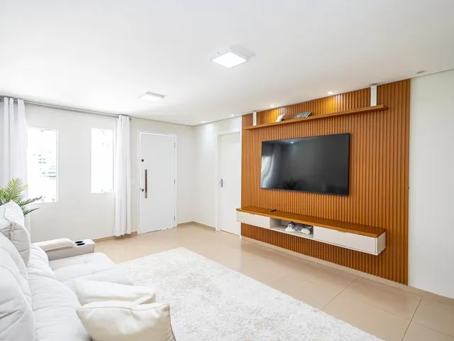 Casa com 126m² 3 quartos e 2 banheiros, à venda, no bairro Campo Comprido em Curitiba