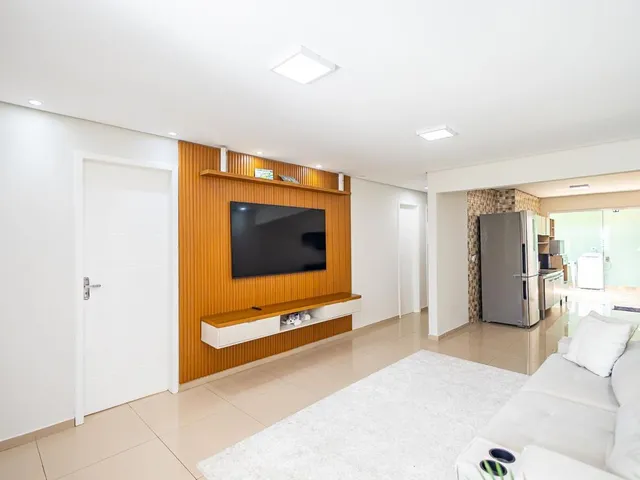 Casa com 126m² 3 quartos e 2 banheiros, à venda, no bairro Campo Comprido em Curitiba