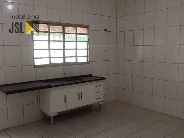 Casa com 1655m² 5 quartos e 3 banheiros, à venda, no bairro Sapé 1 em Caçapava